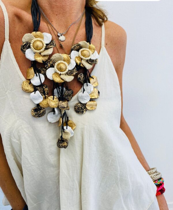 Collier fleurs