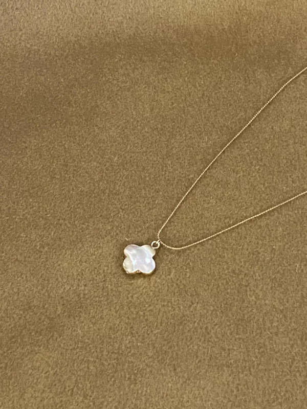 Collier fleur