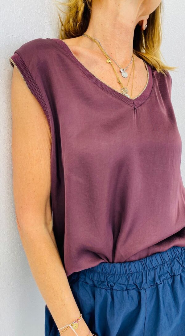 Top satin