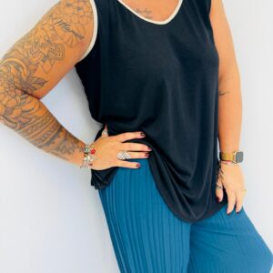 Haut Manuela