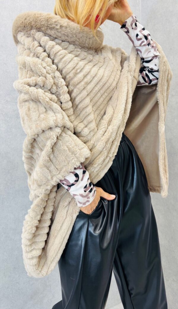 Poncho Soline – Image 7