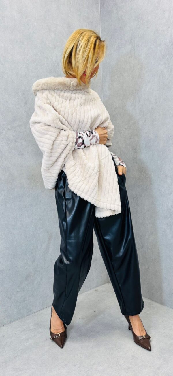 Poncho Soline – Image 10