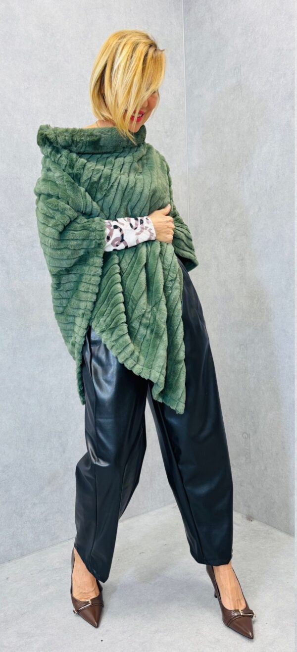 Poncho Soline – Image 2